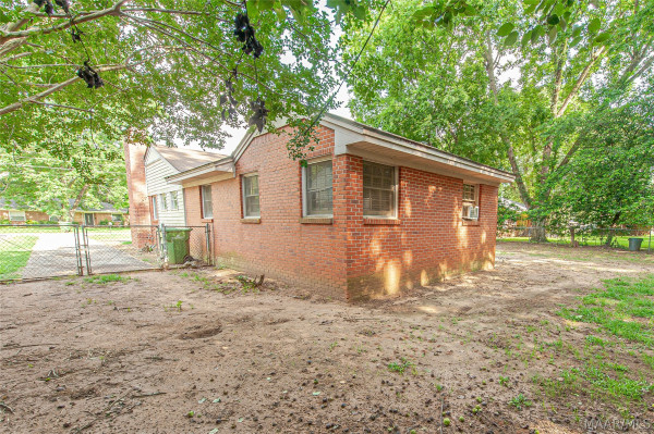 409 Honeysuckle Court