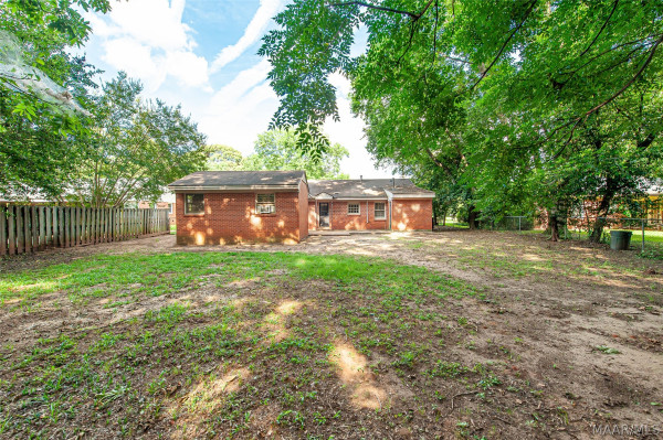 409 Honeysuckle Court