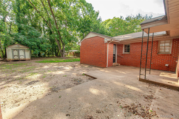 409 Honeysuckle Court