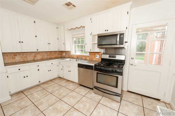 409 Honeysuckle Court