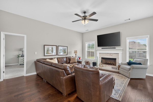9302 CRESCENT LODGE Circle