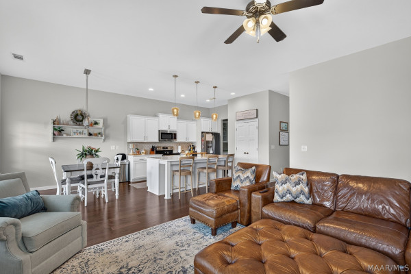 9302 CRESCENT LODGE Circle