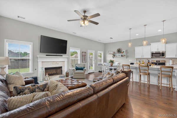 9302 CRESCENT LODGE Circle