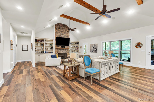 1328 Cherokee Trail