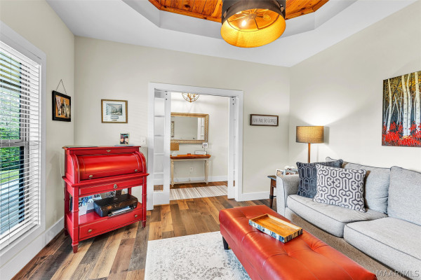 1328 Cherokee Trail