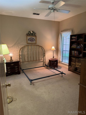 6101 Bell Road Manor