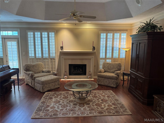 6101 Bell Road Manor