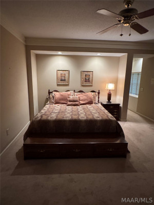 6101 Bell Road Manor