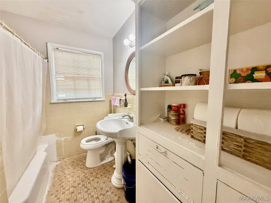 1213 KAREN Road