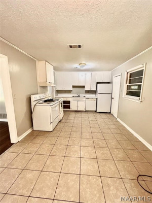 2429 E 4th Street