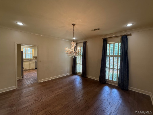 33 Creek Court
