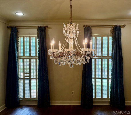 33 Creek Court