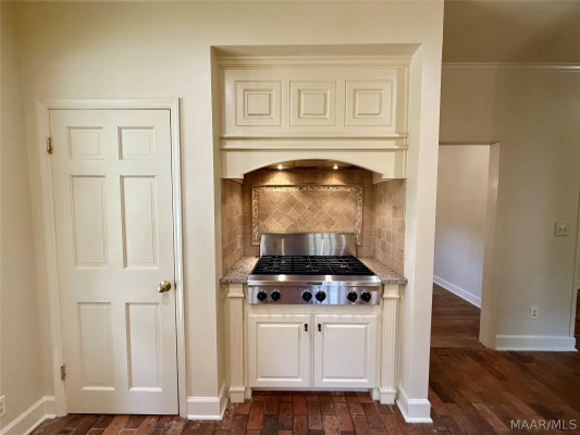 33 Creek Court
