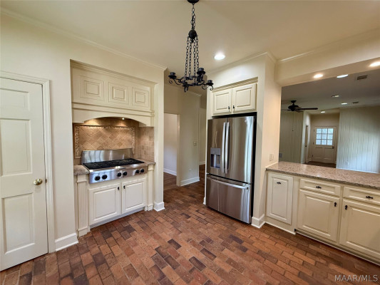 33 Creek Court