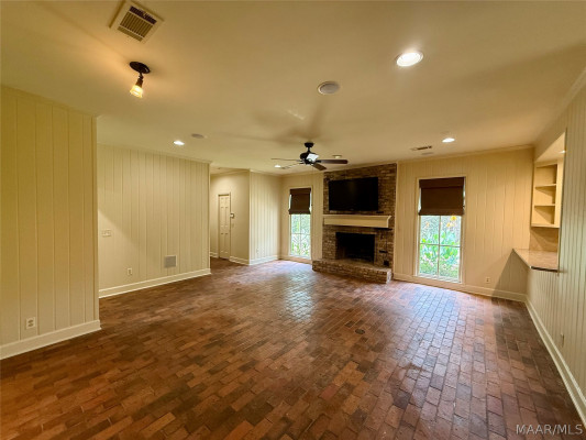 33 Creek Court