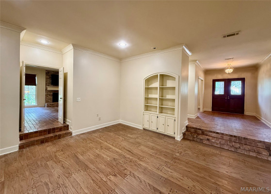 33 Creek Court