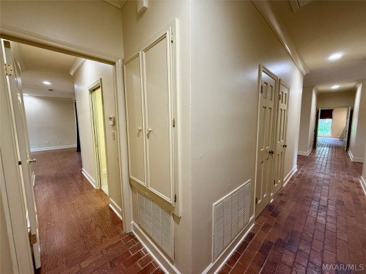 33 Creek Court