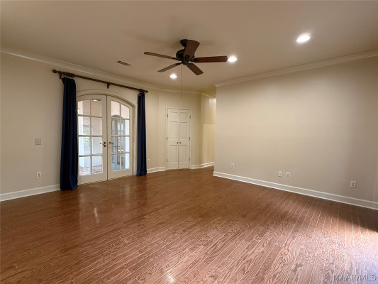 33 Creek Court
