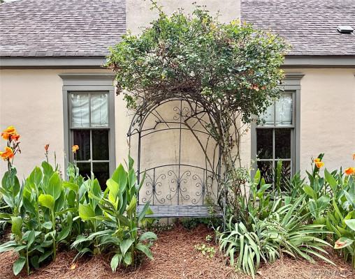 33 Creek Court