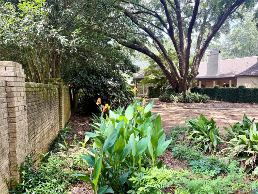 33 Creek Court