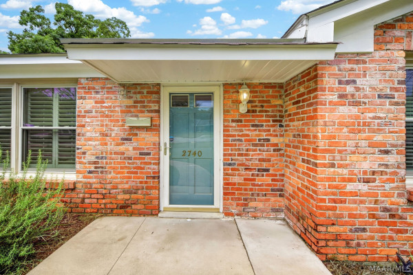 2740 Oxford Drive