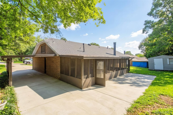3718 Woodhill Road
