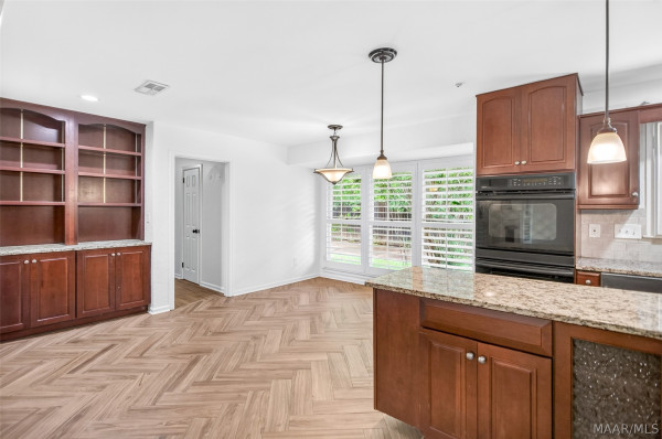 6555 Eastwood Glen Drive