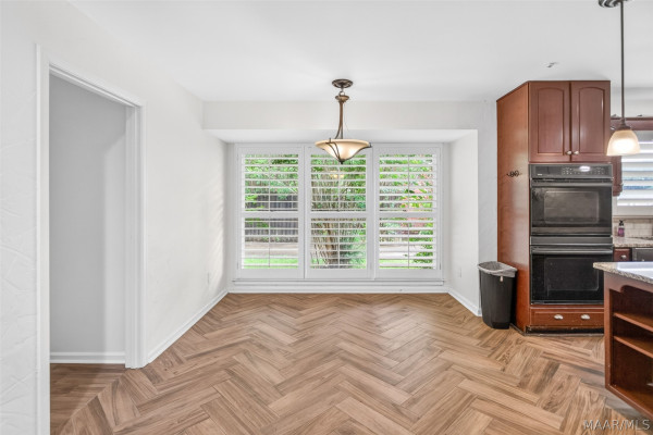 6555 Eastwood Glen Drive