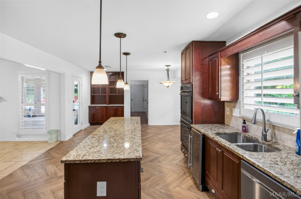 6555 Eastwood Glen Drive
