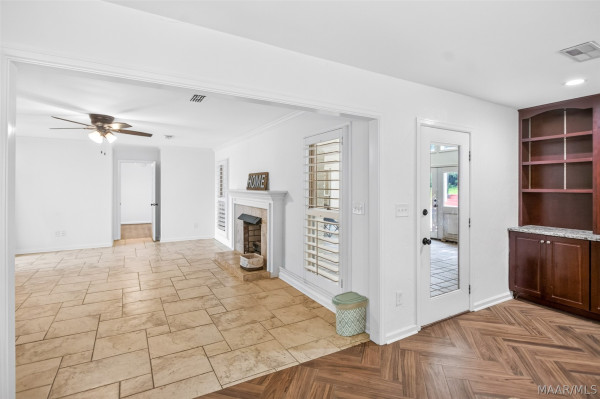 6555 Eastwood Glen Drive