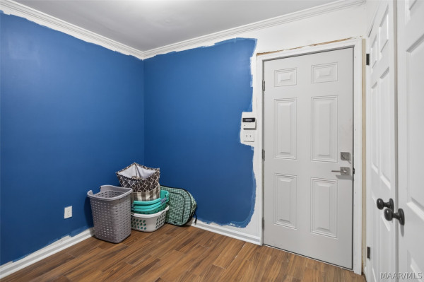6555 Eastwood Glen Drive