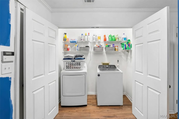 6555 Eastwood Glen Drive