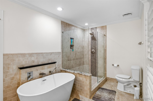 6555 Eastwood Glen Drive