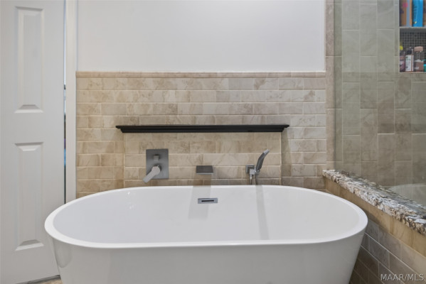 6555 Eastwood Glen Drive