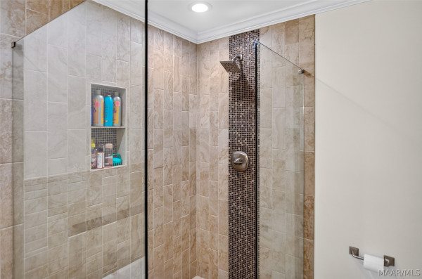 6555 Eastwood Glen Drive