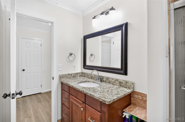 6555 Eastwood Glen Drive