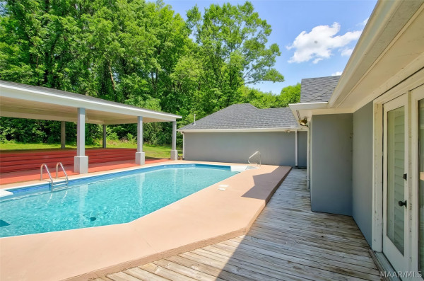 6555 Eastwood Glen Drive