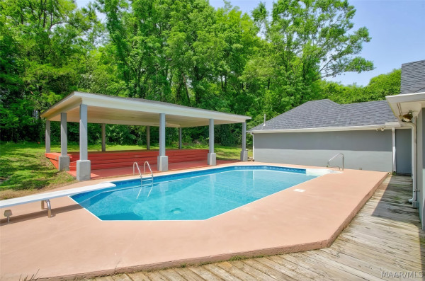 6555 Eastwood Glen Drive
