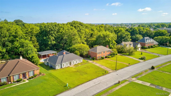6555 Eastwood Glen Drive
