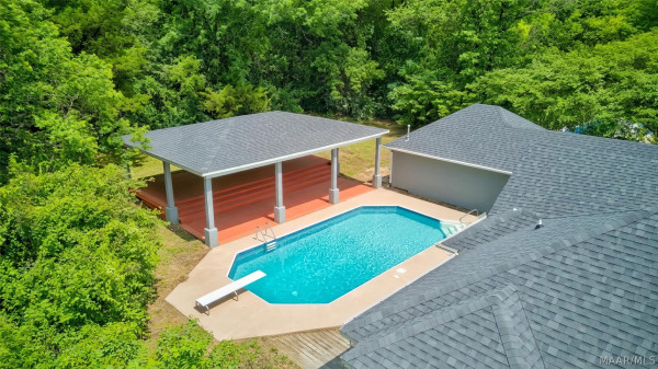 6555 Eastwood Glen Drive