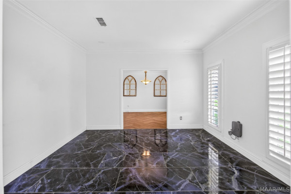 6555 Eastwood Glen Drive