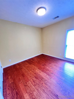 8933 Chantilly Way