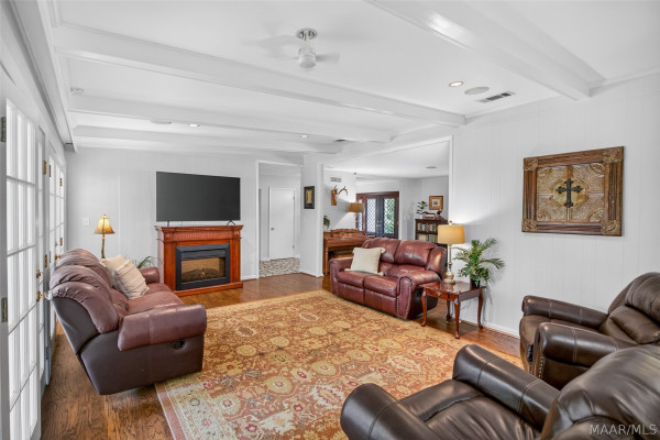 3501 Lansdowne Drive