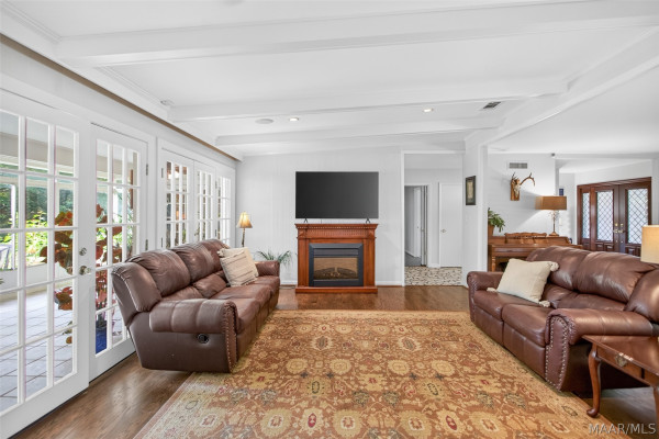 3501 Lansdowne Drive