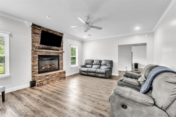 1060 Upper Kingston Road