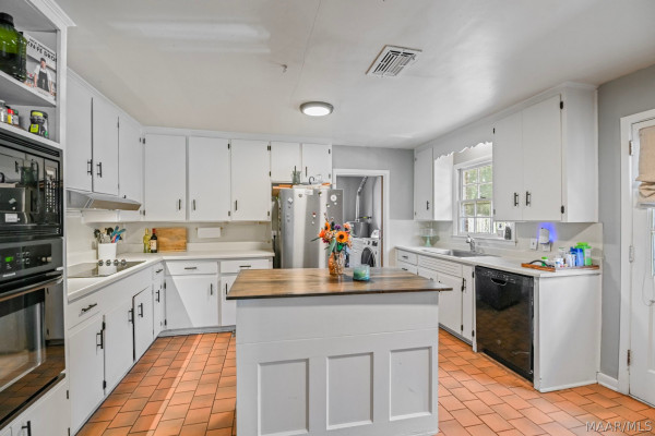 3607 Royal Crest Drive