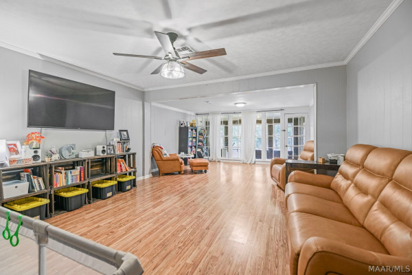 3607 Royal Crest Drive