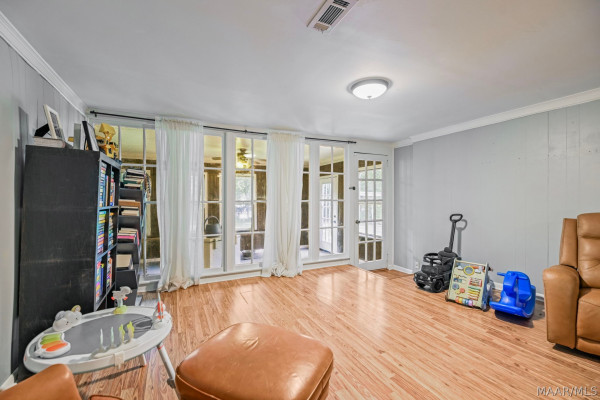 3607 Royal Crest Drive