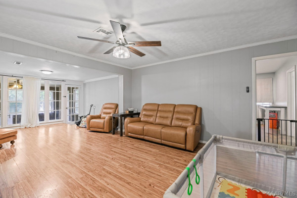 3607 Royal Crest Drive