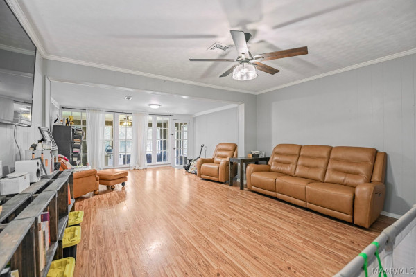 3607 Royal Crest Drive
